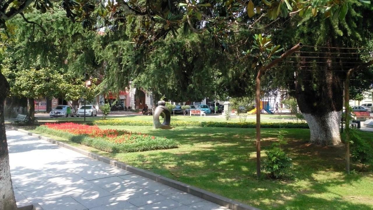 Apartament In The Centre Batumi Luaran gambar
